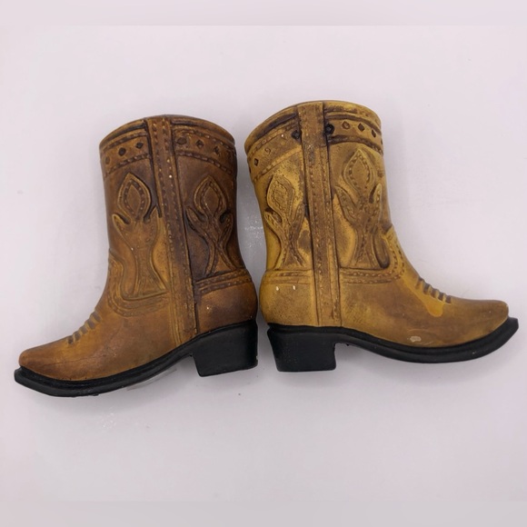 Arkansas Cowboy Boots Salt and Pepper Shakers - Picture 7 of 7